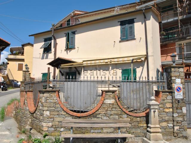 Casa in vendita a Località Olivi, Uscio