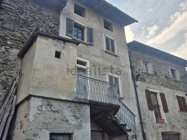 Casa in vendita a Castello Dell'acqua, Lombardia