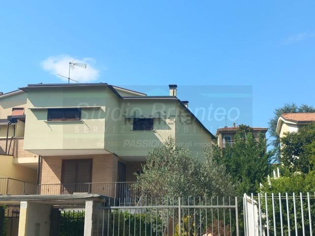 Casa in vendita a Brugora, Besana In Brianza