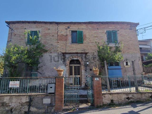 Casa in vendita a Fara Sabina, Lazio