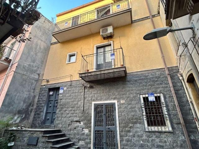 Casa in vendita a Paternò, Sicilia
