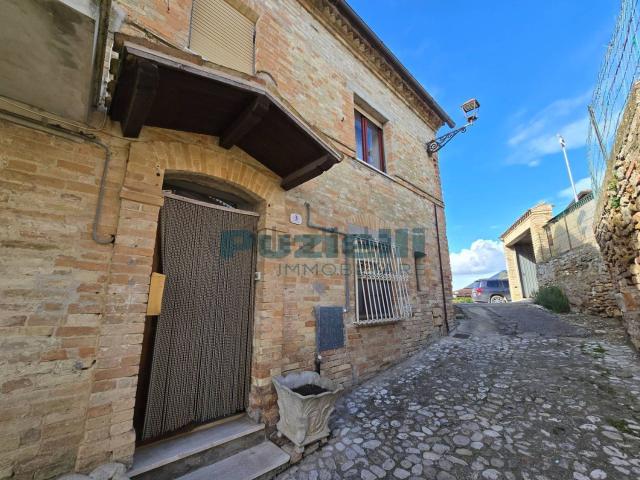 Casa in vendita a Marche, Fermo