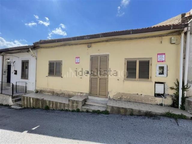 Casa in vendita a Sperone, Messina