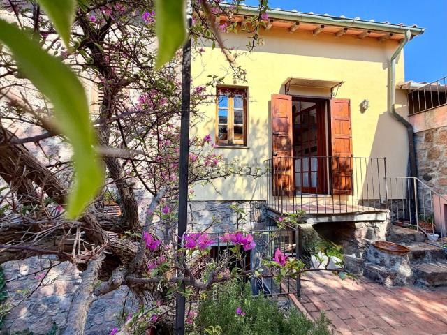 Casa in vendita a Porto, Capraia Isola
