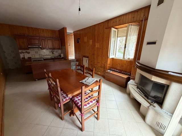 Casa in vendita a Rieti, Lazio