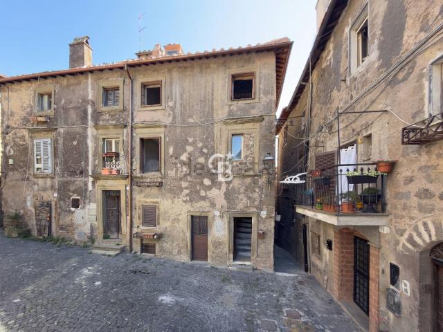 Casa in vendita a Ronciglione, Lazio
