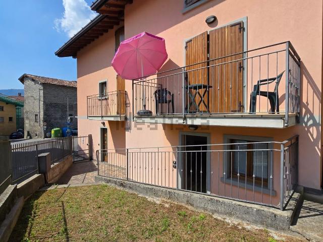 Casa in vendita a Rovetta, Lombardia