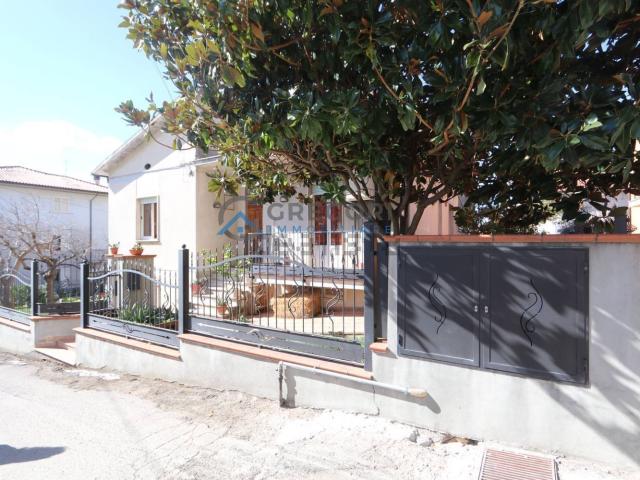 Casa in vendita a Unione dei Comuni della Val Vibrata, Nereto