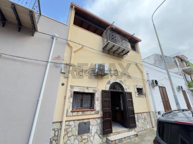Casa in vendita a Terrasini, Sicilia