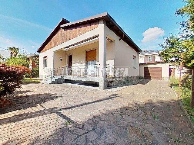 Casa in vendita a Biassono, Lombardia