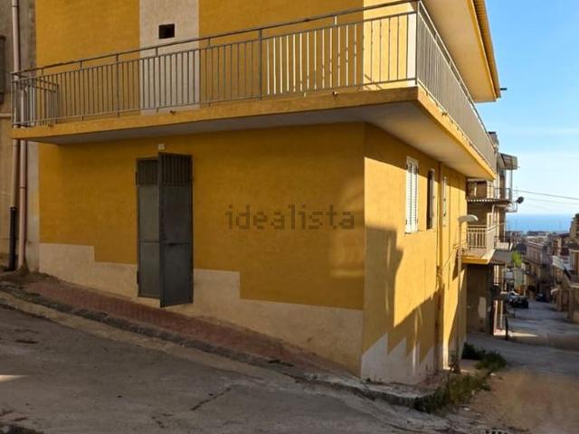 Casa in vendita a Palma di Montechiaro, Agrigento