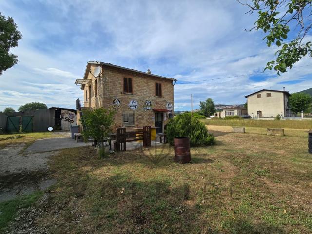 Casa in vendita a Assisi, Umbria