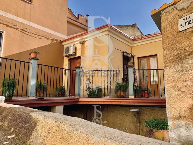 Casa in vendita a Piraino, Sicilia