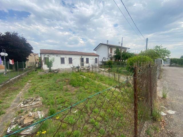 Casa in vendita a Anguillara Veneta, Veneto