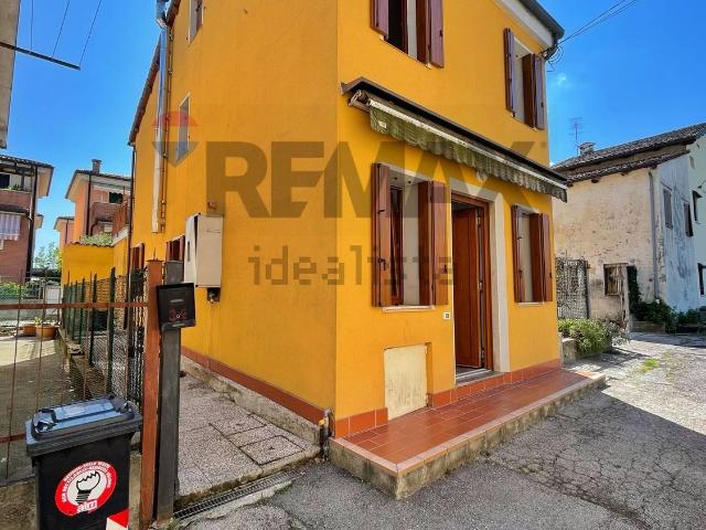 Casa in vendita a Vicenza, Veneto