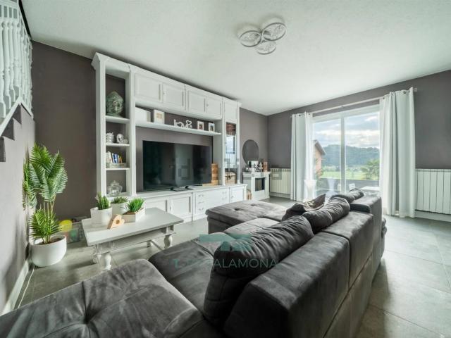Casa in vendita a Comunità Montana Valli del Verbano, Luino