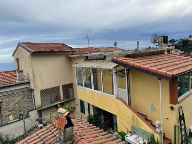 Casa in vendita a Ventimiglia, Liguria