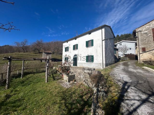 Casa in vendita a Marliana, Toscana