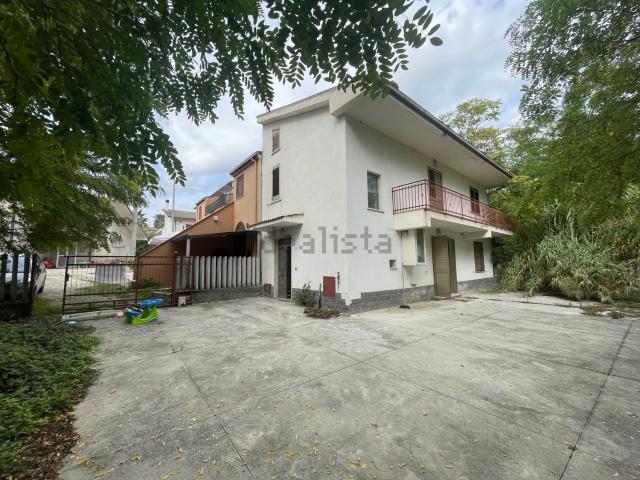 Casa in vendita a Ticchione, Alanno
