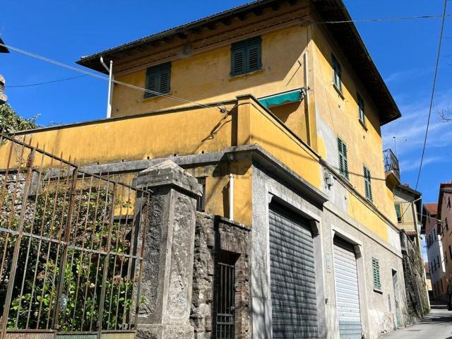 Casa in vendita a Busalla, Liguria
