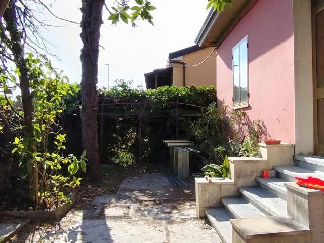 Casa in vendita a Unione dei comuni Valli del Reno, Lavino e Samoggia, Zola Predosa