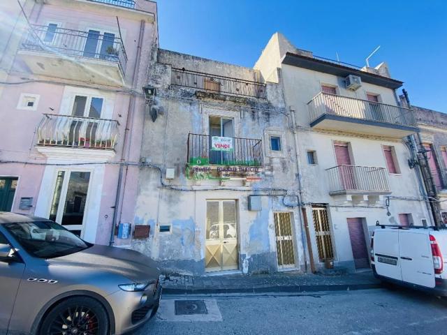 Casa in vendita a Monterosso Almo, Sicilia