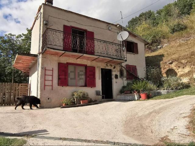 Casa in vendita a Belmonte In Sabina, Lazio
