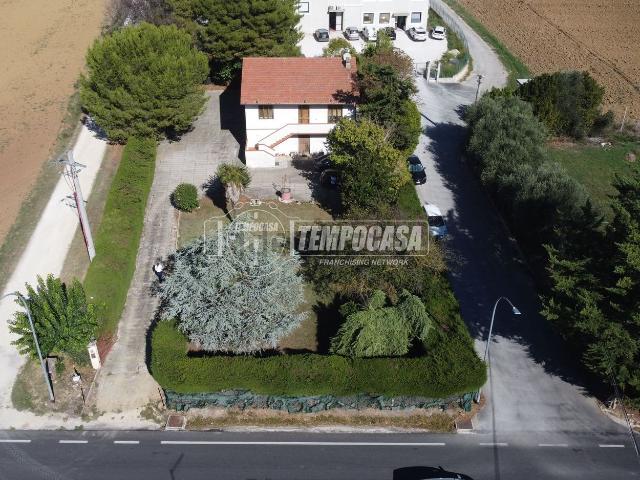 Casa in vendita a Contrada Vallememoria, Recanati