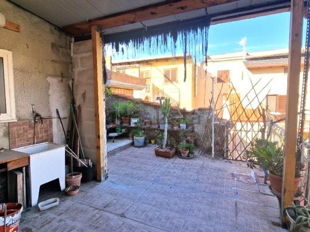 Casa in vendita a Mondragone, Campania