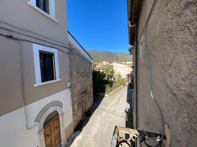 Casa in vendita a Unione dei comuni Terre dei Peligni, Vittorito