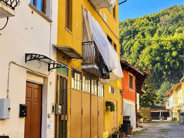 Casa in vendita a Valeirole, Corneliano d'Alba