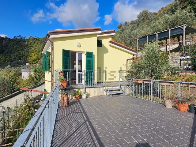 Casa in vendita a Castiglione Chiavarese, Liguria