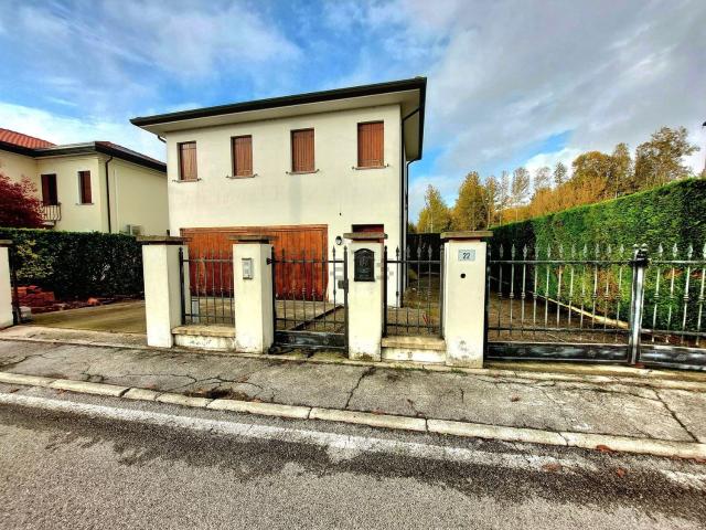 Casa in vendita a Ceregnano, Veneto