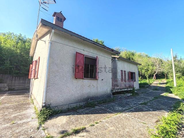 Casa in vendita a Pietrastornina, Campania