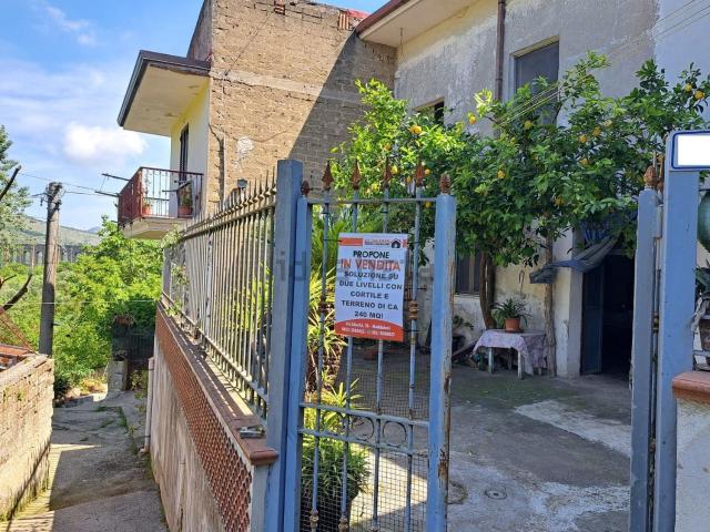 Casa in vendita a Maddaloni, Campania