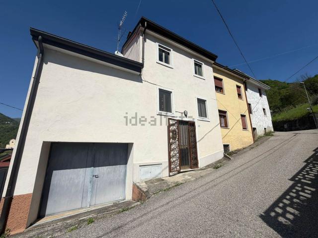 Casa in vendita a Altissimo, Veneto