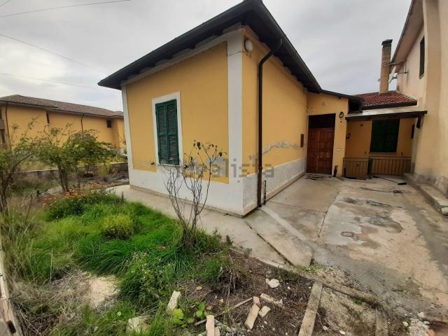 Casa in vendita a Magliano De' Marsi, Abruzzo