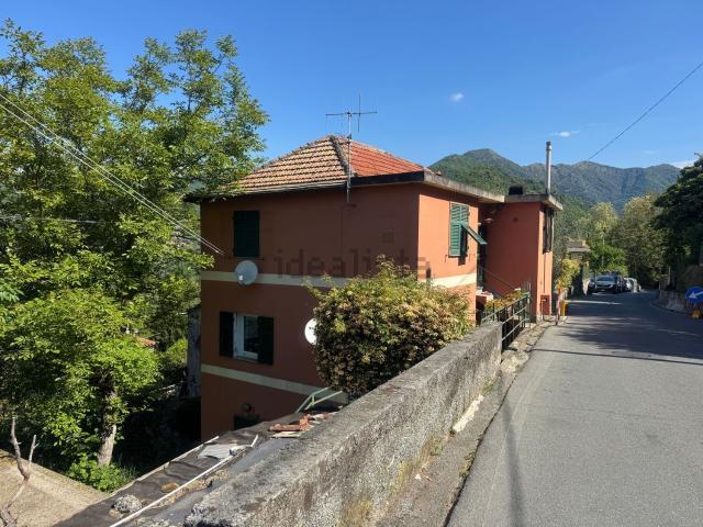 Casa in vendita a Media Val Bisagno, Serra Riccò