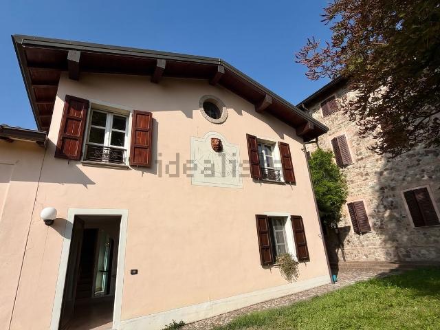 Casa in vendita a Monticelli Terme, Montechiarugolo