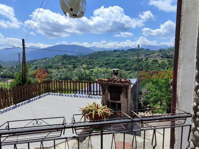 Casa in vendita a Unione Comuni Garfagnana, Villa Collemandina