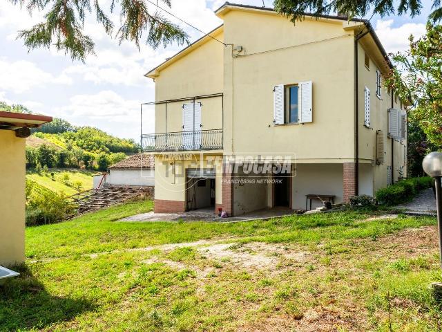Casa in vendita a Parolito, San Severino Marche