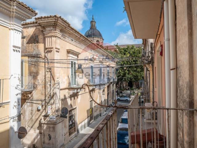 Casa in vendita a Ragusa Ibla, Ragusa