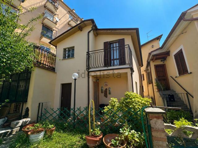 Casa in vendita a Poggio Mirteto, Lazio