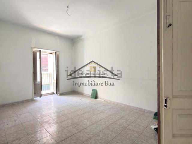Casa in vendita a Adrano, Catania