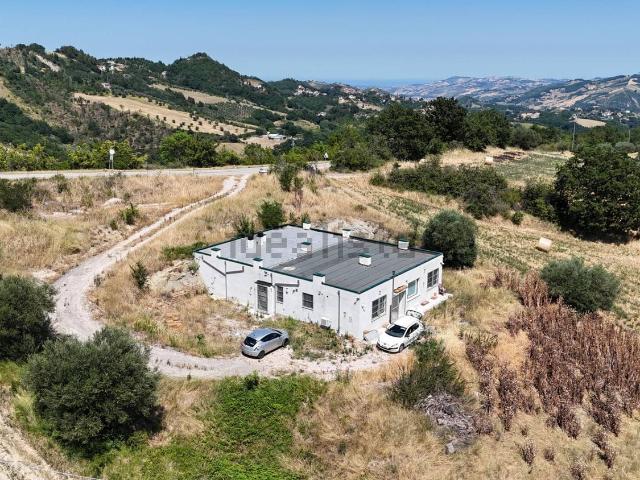 Casa in vendita a Torricella Sicura, Abruzzo