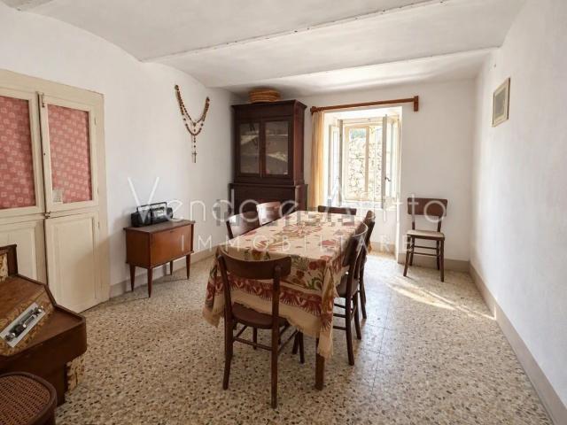 Casa in vendita a Carunchio, Chieti
