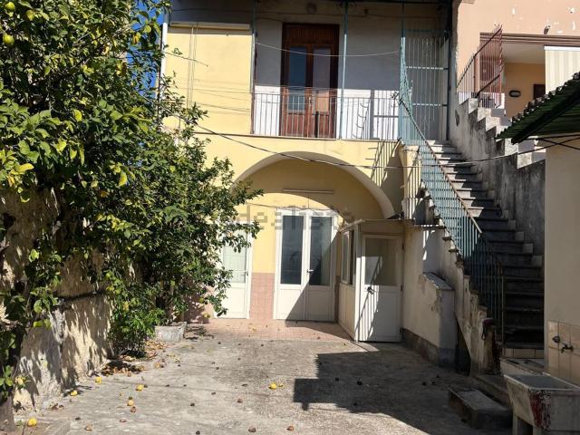 Casa in vendita a Lusciano, Campania
