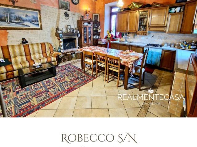 Casa in vendita a Robecco Sul Naviglio, Lombardia
