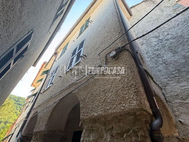 Casa in vendita a Castiglione Chiavarese, Liguria