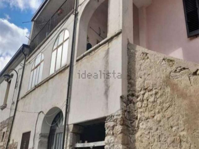 Casa in vendita a Montesarchio, Campania